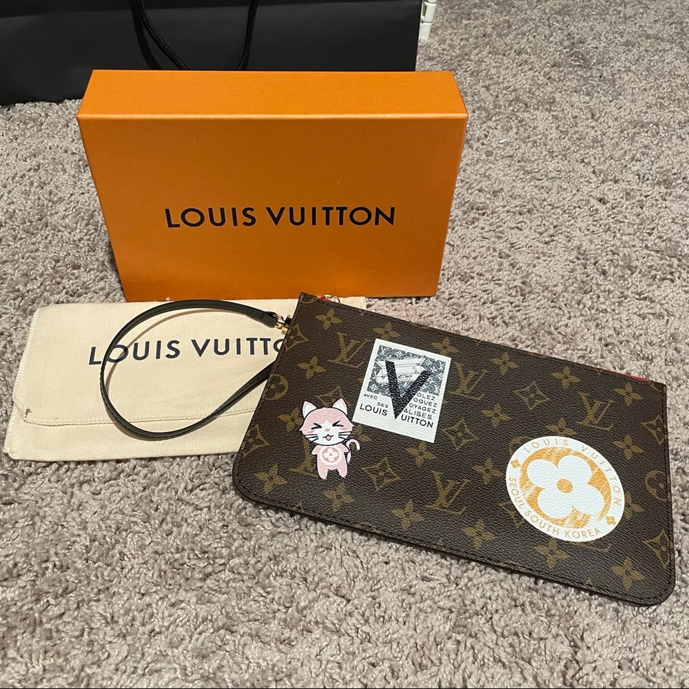 Louis Vuitton World Tour Neverfull Pochette